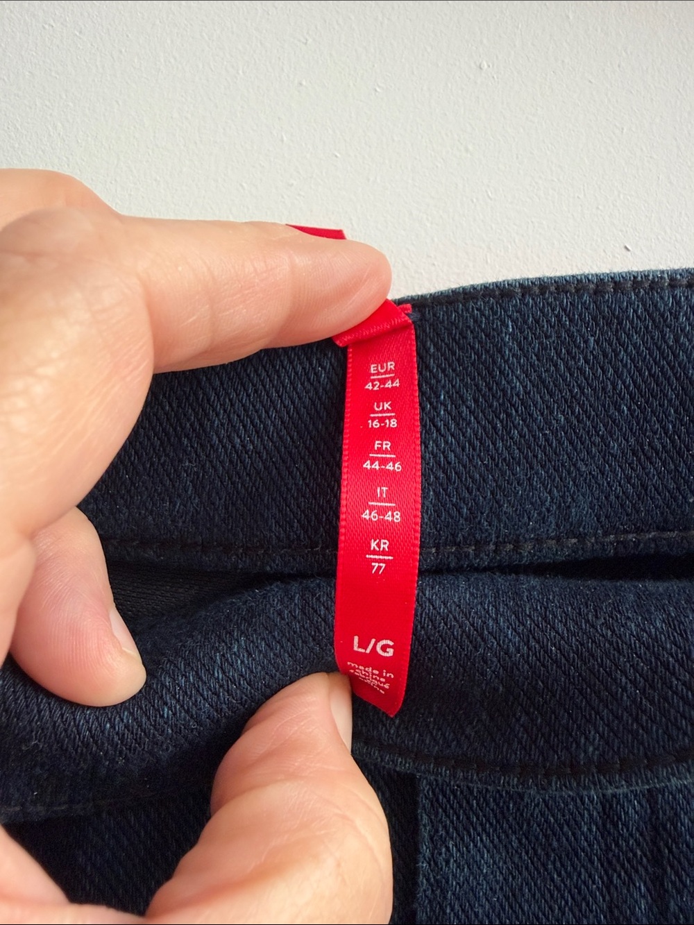 SPANX Red Tag on Dark Blue Denim Waistband size large - Picture 3 of 7